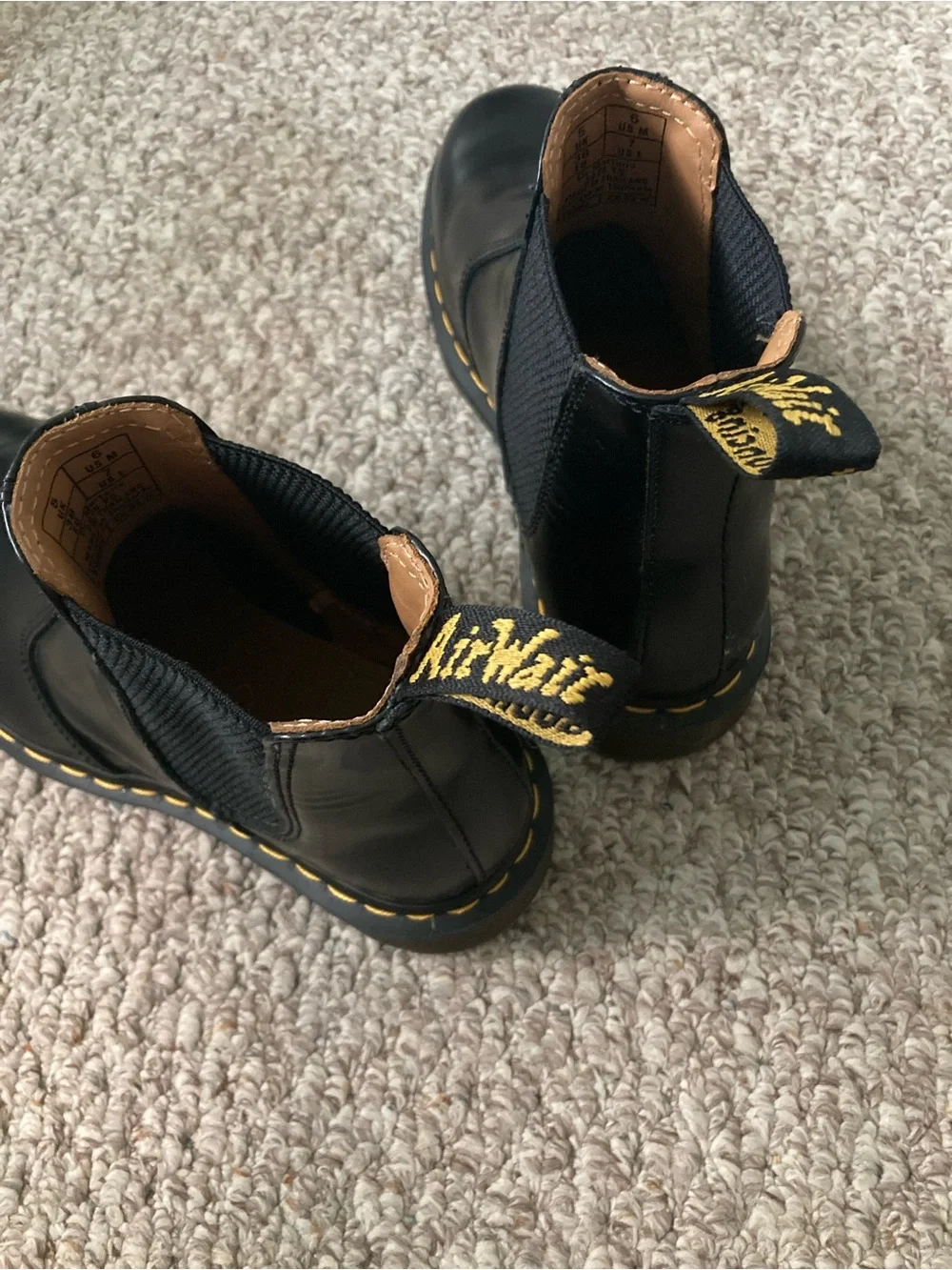Dr. Martens AirWair Black Leather Chelsea Ankle Boots Men’s 6 Women’s 7.5 EU 38